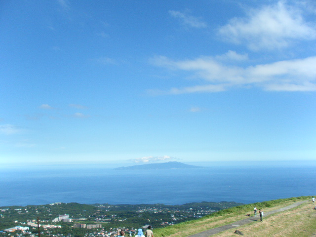 大室山と伊豆大島