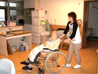 車椅子介助