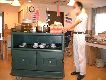配膳車
