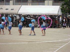 2007.5.20ＹＭＣＡのダンス中、ちいちゃん