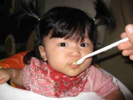 2007.10.16食べてるきらちゃん