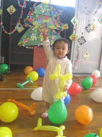 2006.12.22育児サークルクリスマス会：みいちゃんはーい