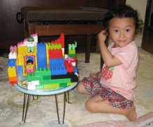 2008.7.5ひかちゃん作のレゴ家とみいちゃん