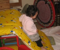 2007.1.25お布団すべり台、すべってます