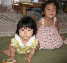 2007.8.11お座りきらちゃん＆みいちゃん