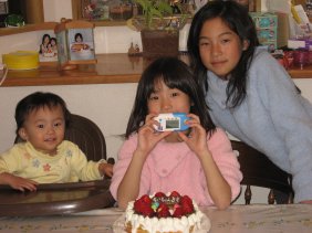 2006.12.17ケーキとプレゼントと３人