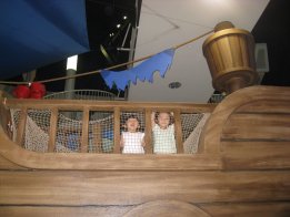 2008.8.21ヘンドリックスの船２Ｆ