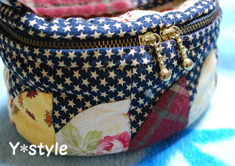 ブルーのバニティケース