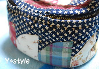 ブルーのバニティケース