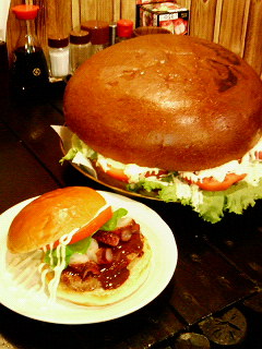 でかいしかりバーガー