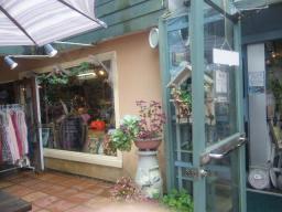 100920 雑貨屋２.jpg