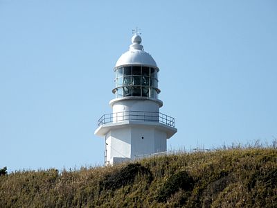 剱崎灯台アップ