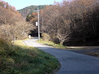 大胡赤城線　忠次温泉近く　滝沢温泉に続く滝沢林道