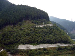 秩父さくら湖東岸