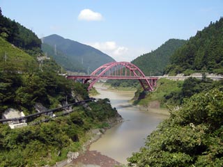 浦山大橋