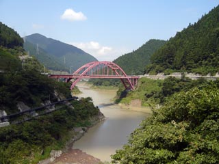 浦山大橋