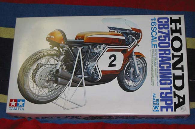 タミヤ　1/6シリーズ　HONDA CB750RACING TYPE s-l400.jpg