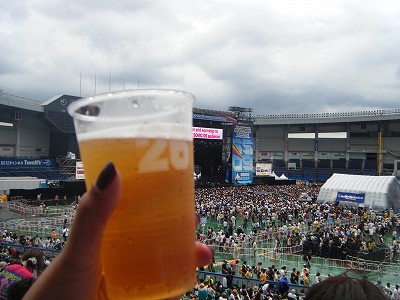 090820_サマソニ1_アリーナでビール.jpg