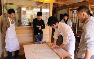 画像昭和の町 蕎麦打ち.jpg