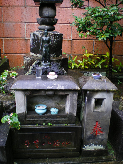 お吉の墓