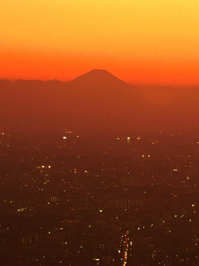 三井ビルよりの富士山の夕景
