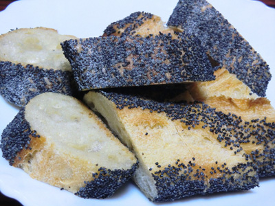 フランスパン ケシの実入り