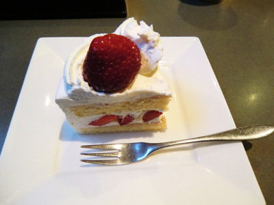 東京プリンスホテルの豪華なランチとバースデーケーキ