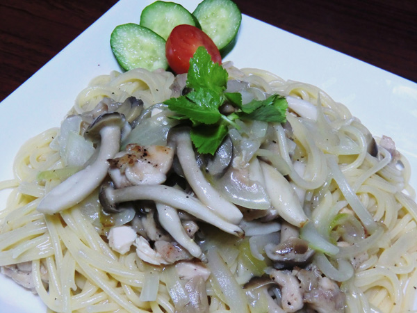しめじと鶏肉のクリームパスタ☆