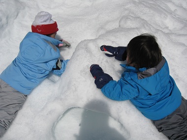 雪トンネル