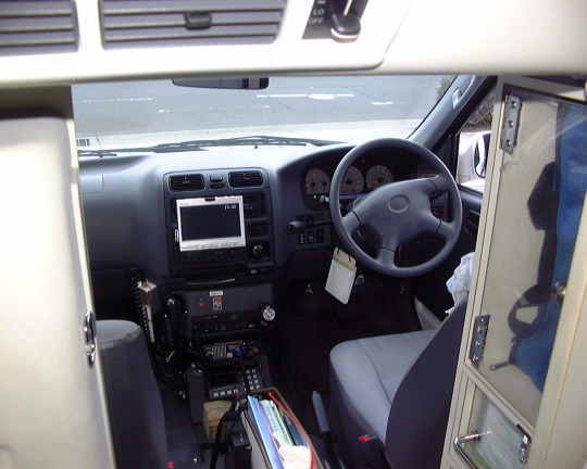 救急車運転席