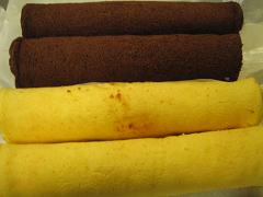 ロールケーキごろり