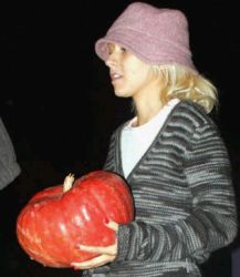 xtina11013