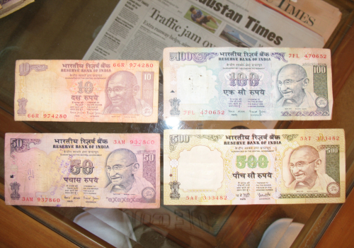 インドの紙幣.jpg