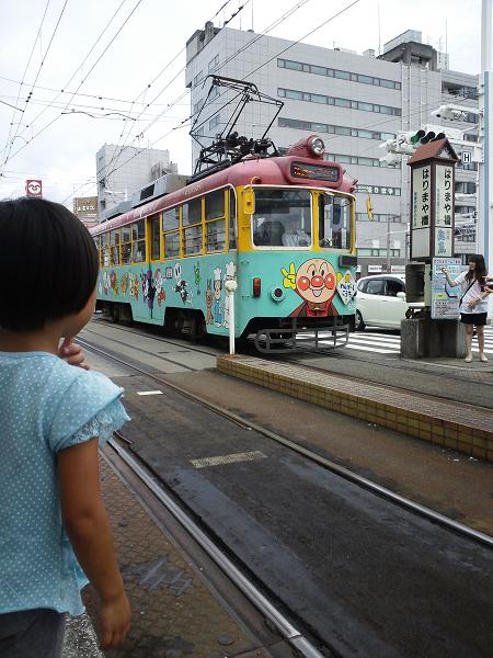 アンパンマン路面電車☆.jpg