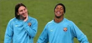 071019Ronaldinho-Messi.jpg