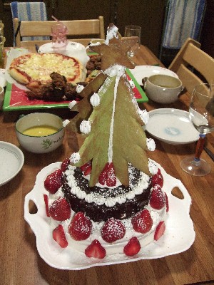 08-12-24クリスマスケーキ