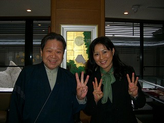 竹田和平さんとステンド硝子アート作家の藤田光子