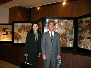 大森社長は、いつも固い表情で写真に写られるそうです