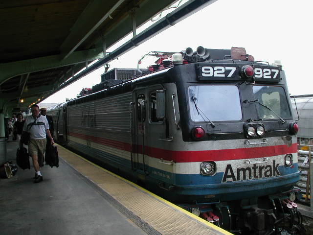 日本でいえば新幹線のような存在