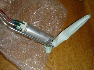 燃料ポンプ下部