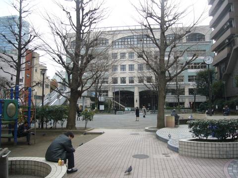 秋葉原にある小学校