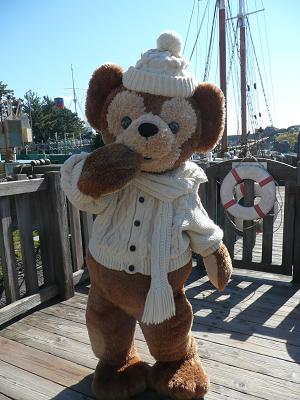 白セーターのダッフィー