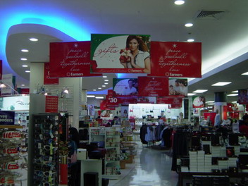 xmasshop5.jpg