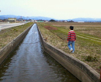 用水路　4月15日