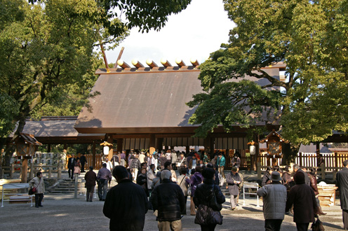 熱田神宮・拝殿