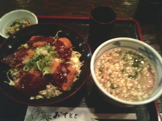 まぐろかつソース丼１.JPG