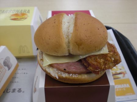 マクドナルド１６（ジャーマンソーセージ）.JPG
