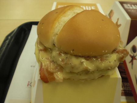 マクドナルド１９（カルボナーラ）.JPG