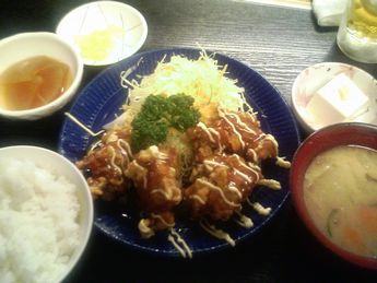 ツツうラウラ　鶏からあげ甘酢あんかけ定食１