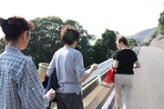 仲居さん達を引き連れ・・・